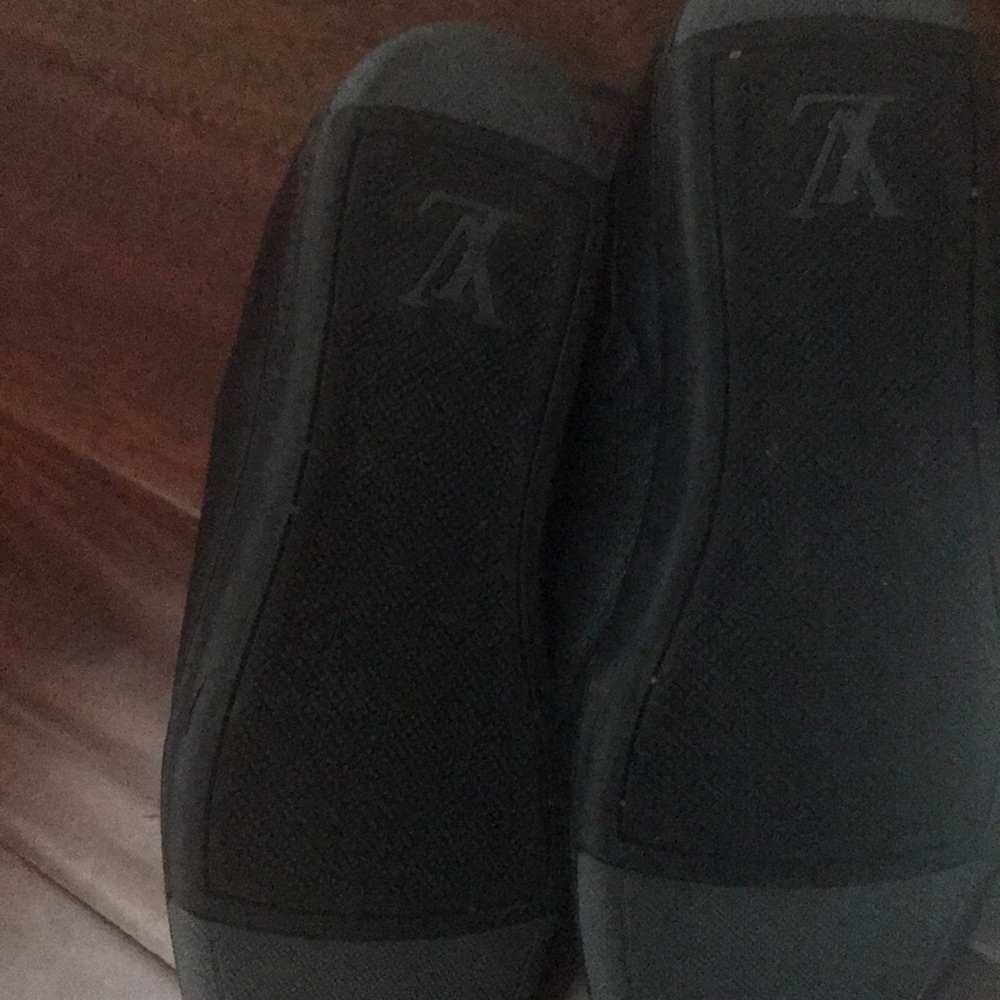 Shoes - Picture 5 of 5